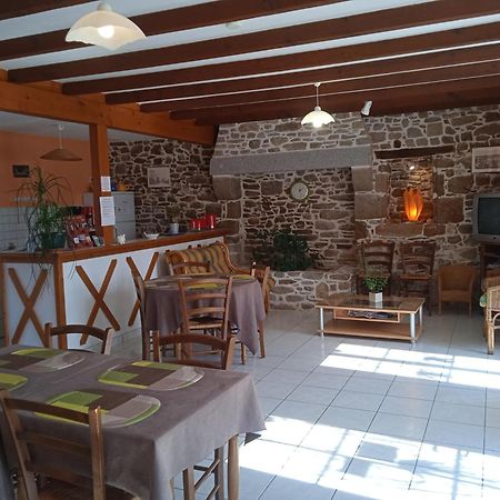 Chambres D'Hotes Le Petit Angle Saint-Broladre 외부 사진