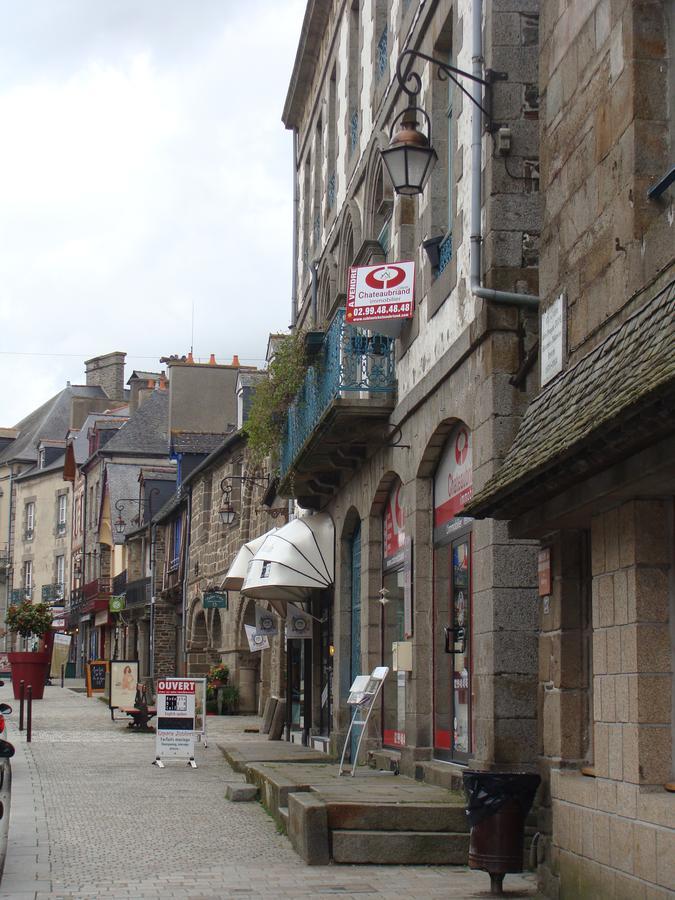 Chambres D'Hotes Le Petit Angle Saint-Broladre 외부 사진
