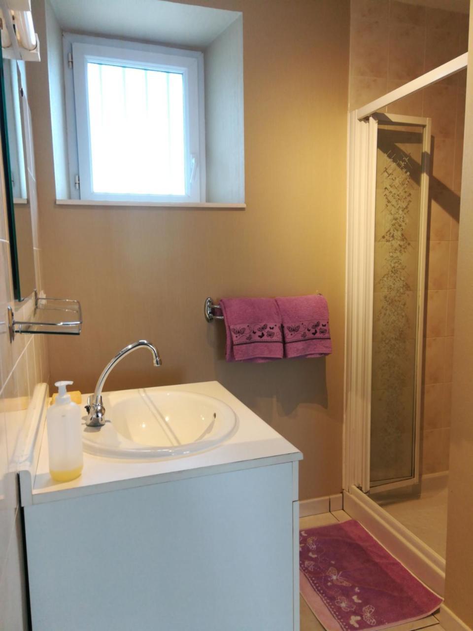 Chambres D'Hotes Le Petit Angle Saint-Broladre 외부 사진